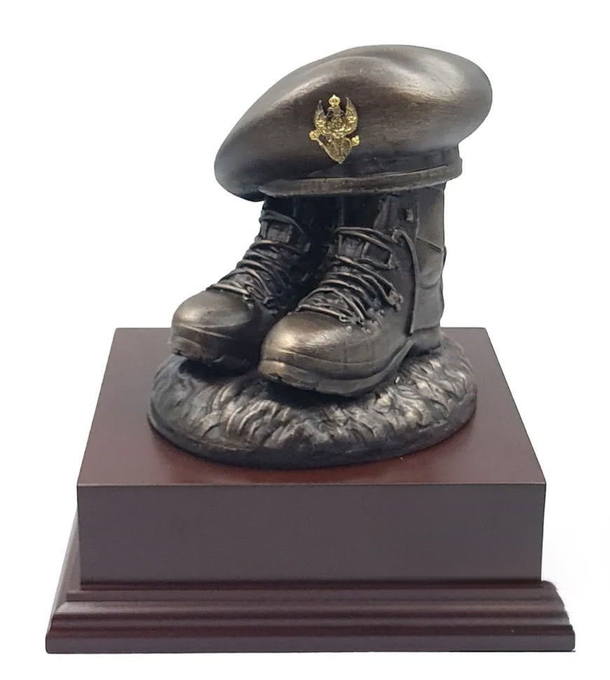 King's Royal Hussars Boots And Beret