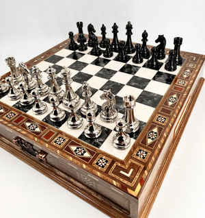 Luxury Black and White Walnut Chess Set