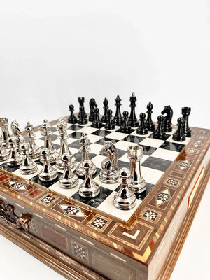 Luxury Black and White Walnut Chess Set