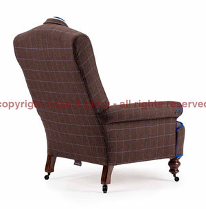 THE ‘LONDON DANDY’ ARM CHAIR